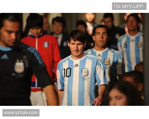 凤仙足球明星是谁揭秘及其精彩瞬间图片分享